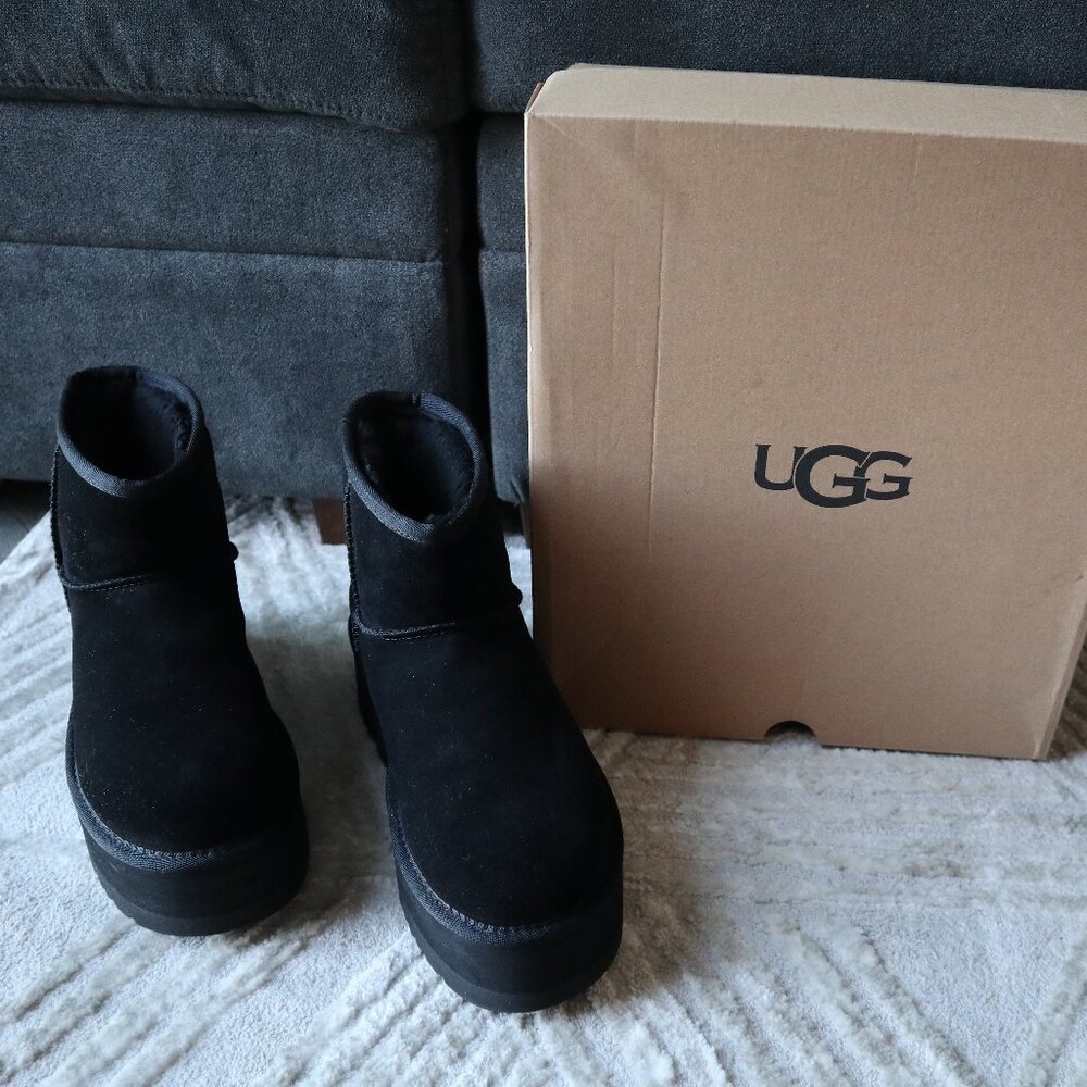 Ugg Platform Classic Mini Black Suede